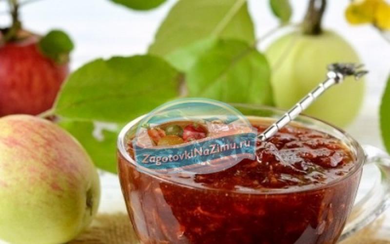 Apple jam with cranberries