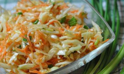 How many calories in fresh cabbage salad with carrots and sunflower oil